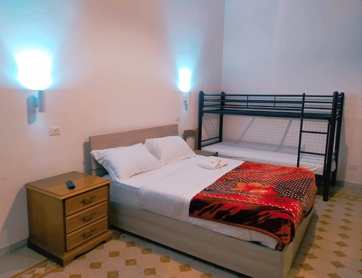 Cattaneo Accomodation Rome Bagian luar foto